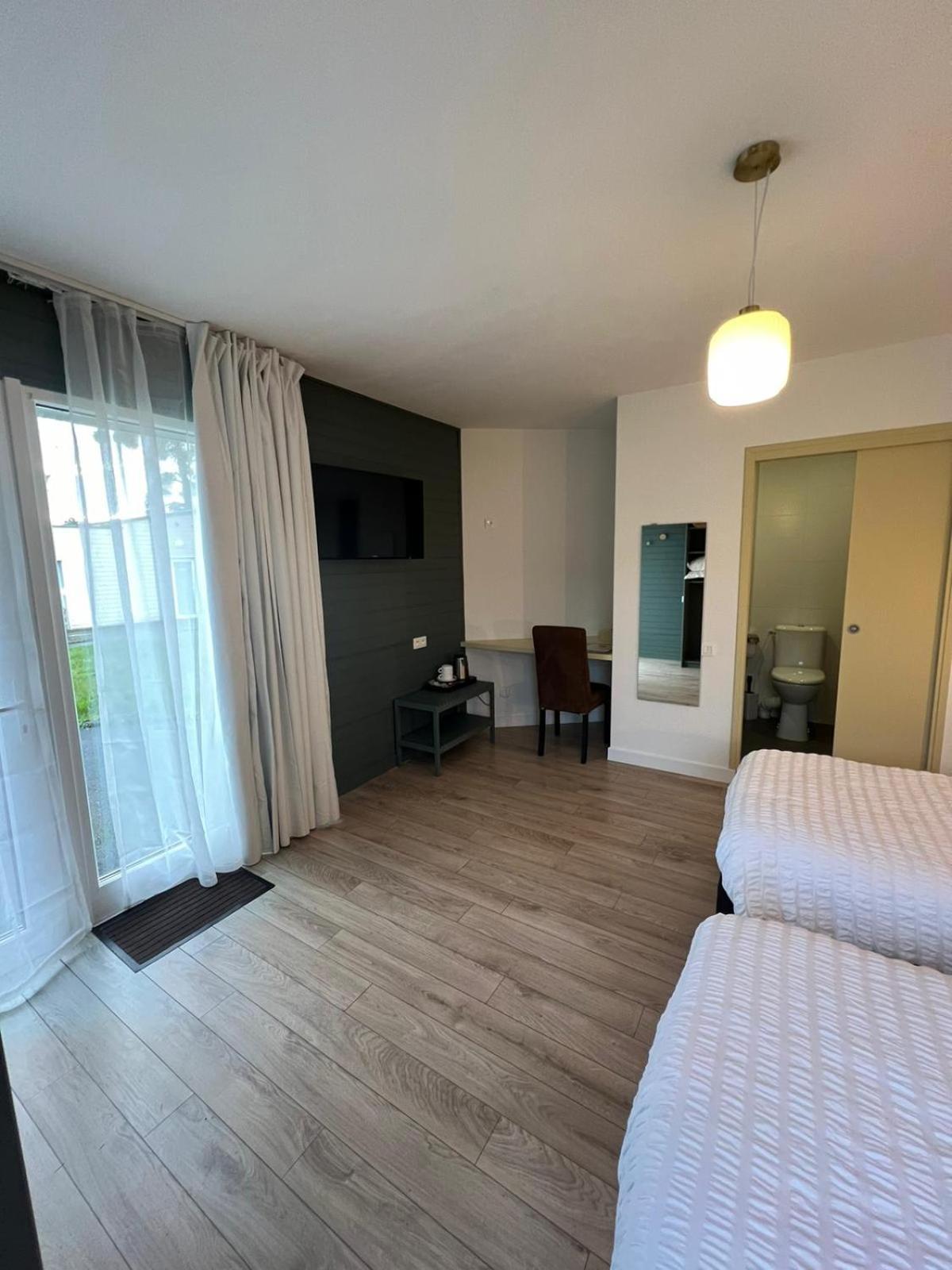 Hotel Les Voisins Beaucemaine Ploufragan Экстерьер фото